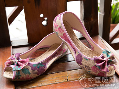 颂仙阁老北京布鞋新款妈妈鞋