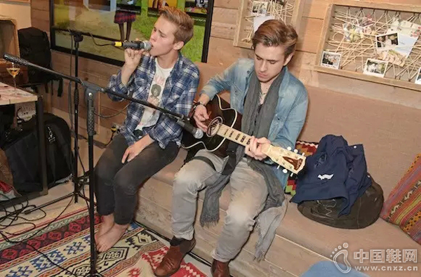 TOMS OUTPOST׶ص꿪ҵʱ