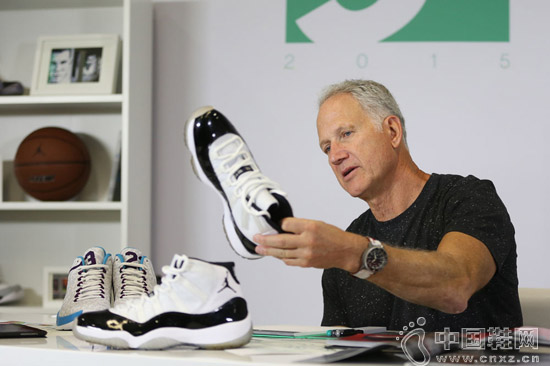 Tinker Hatfield ̸ Air Jordan 11