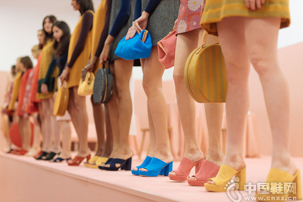 Mansur Gavriel׸Ьϵз