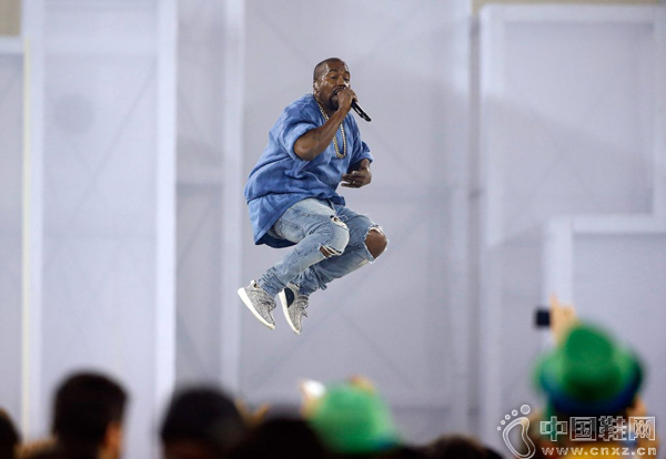 KanyeFactsͿ밢ϼʵչ