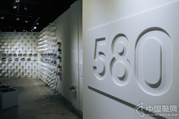 New Balance 580ϵ20Pop-up Gallery