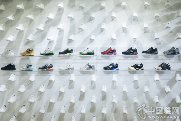 New Balance 580ϵ20Pop-up Gallery