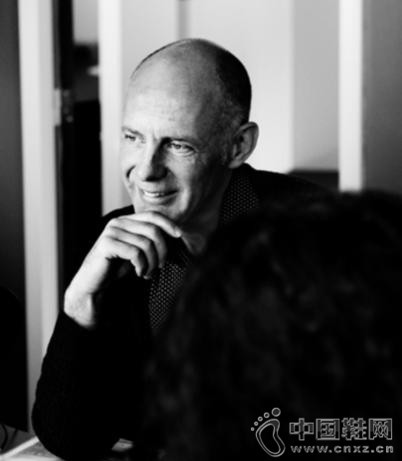 BEN VAN BERKEL UNStuDior ķ˹صϺĴʼ˼ϯʦ